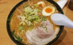 ラーメン おすすめ 千葉幕張　こってりらーめんなりたけ